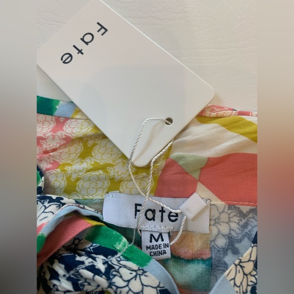 FATE Sweaten Up Color Block Top size medium, 100% rayon, block sleeves (K) - Picture 9 of 9